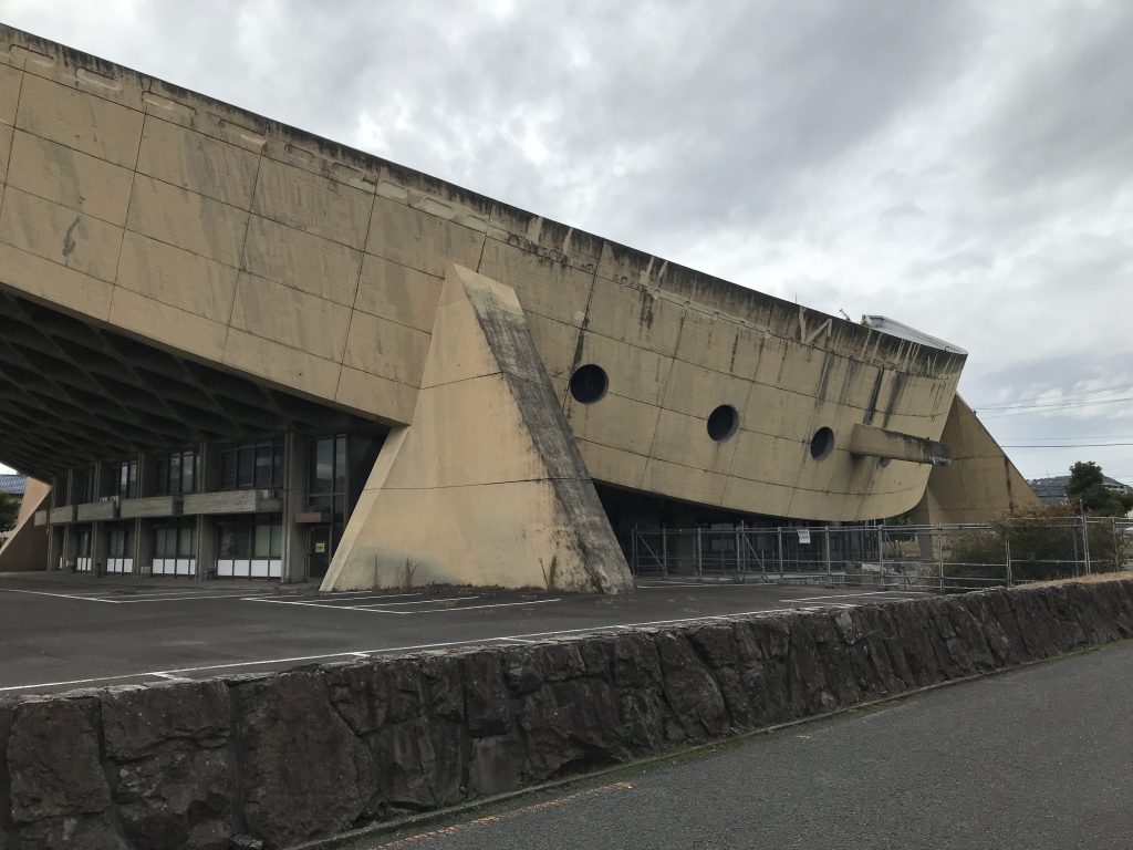 旧県立体育館
ファサード