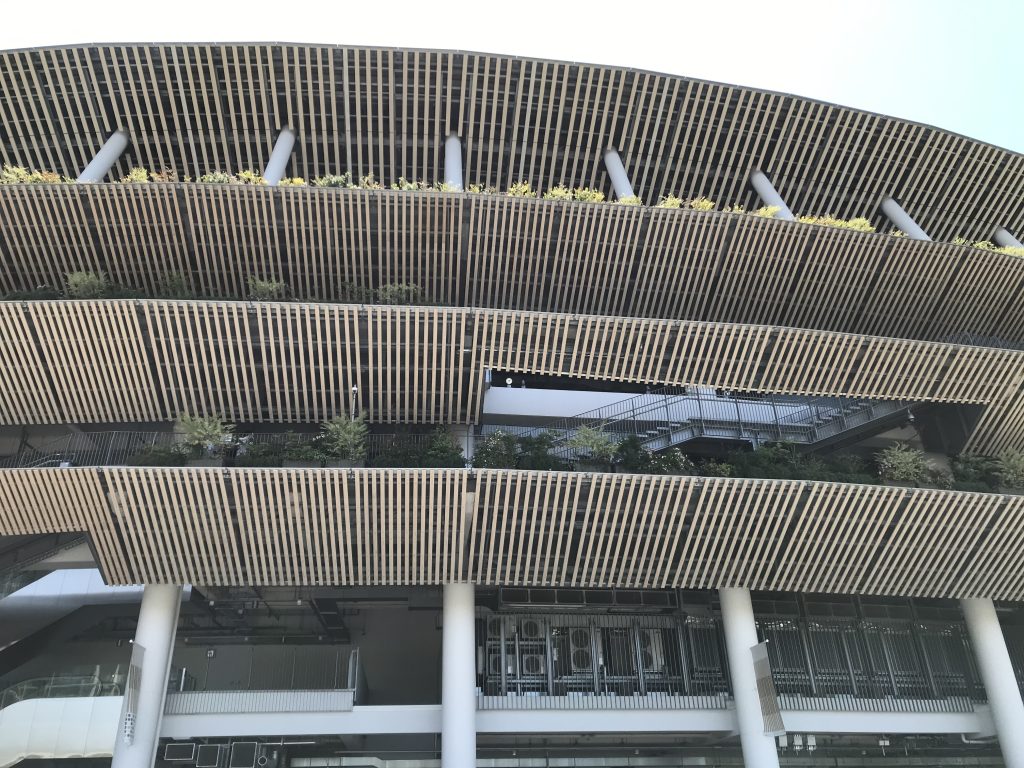 国立競技場の庇