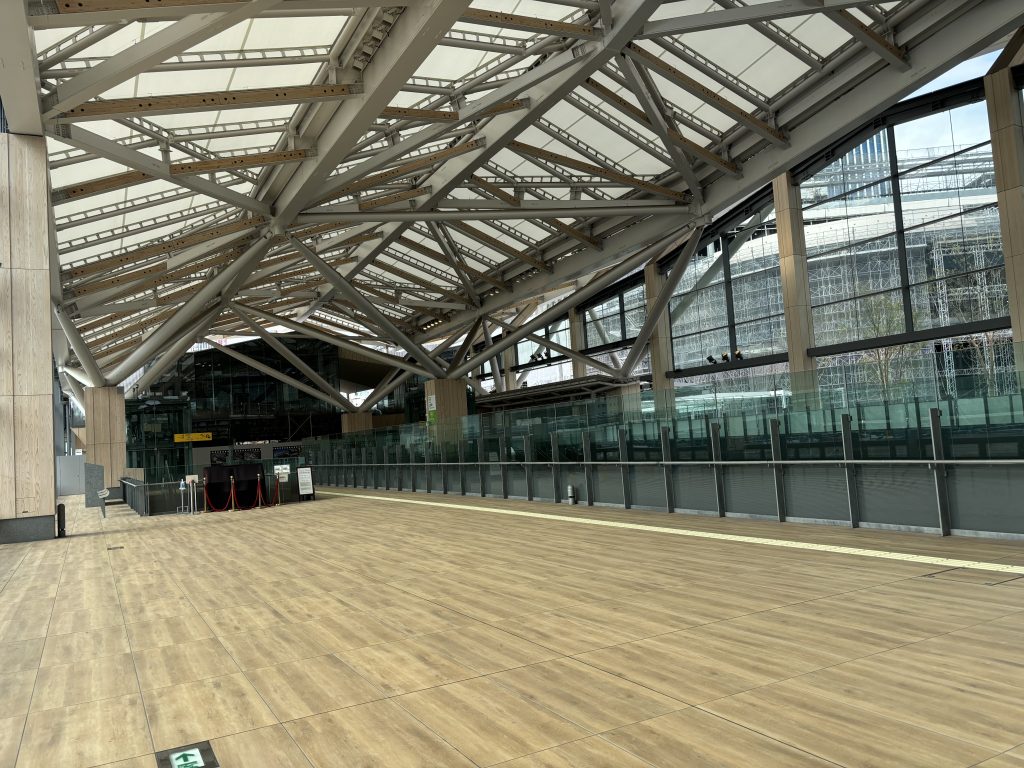 高輪ゲートウェイ駅の内部