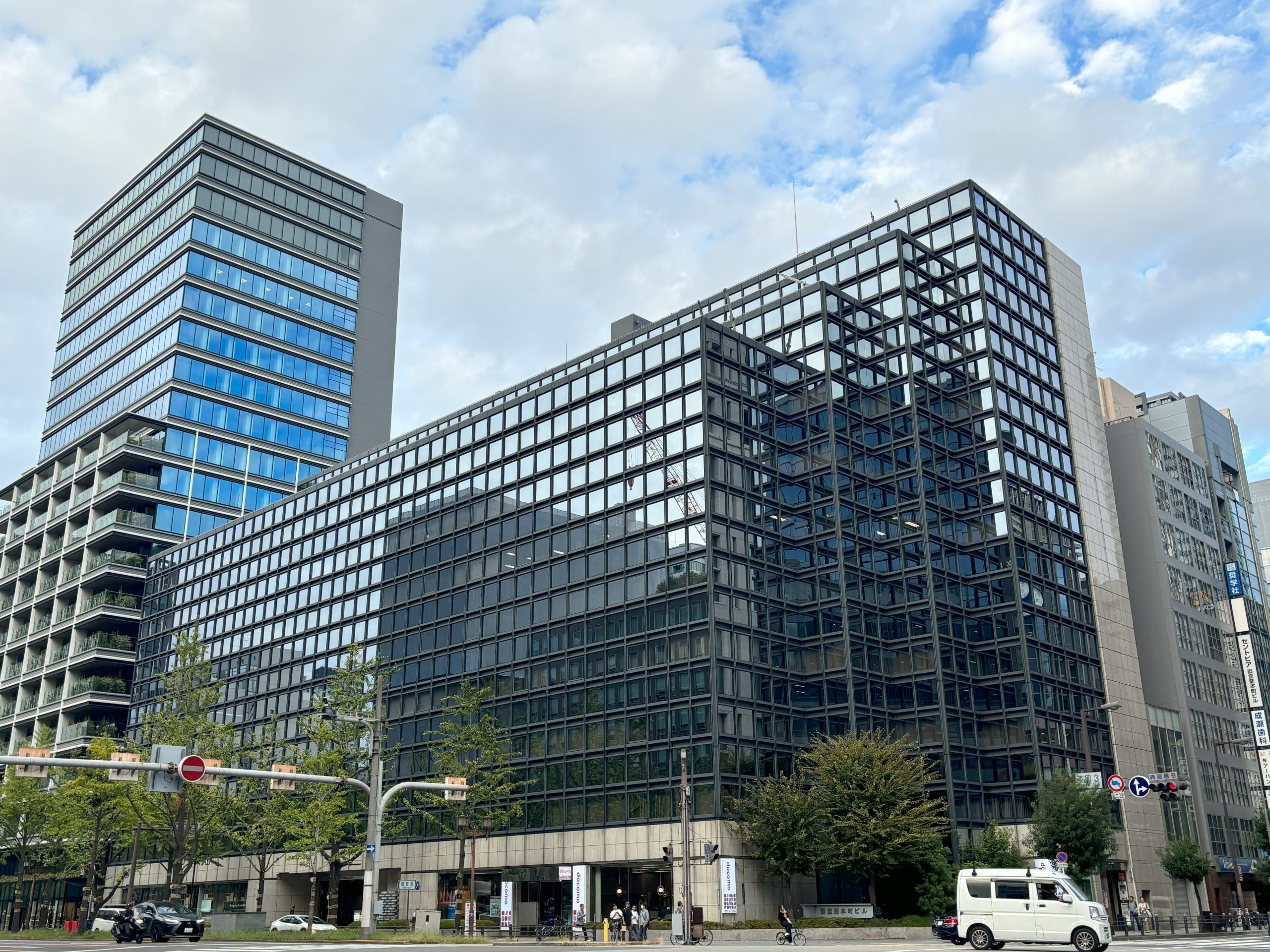 御堂筋本町ビルディングのファサード