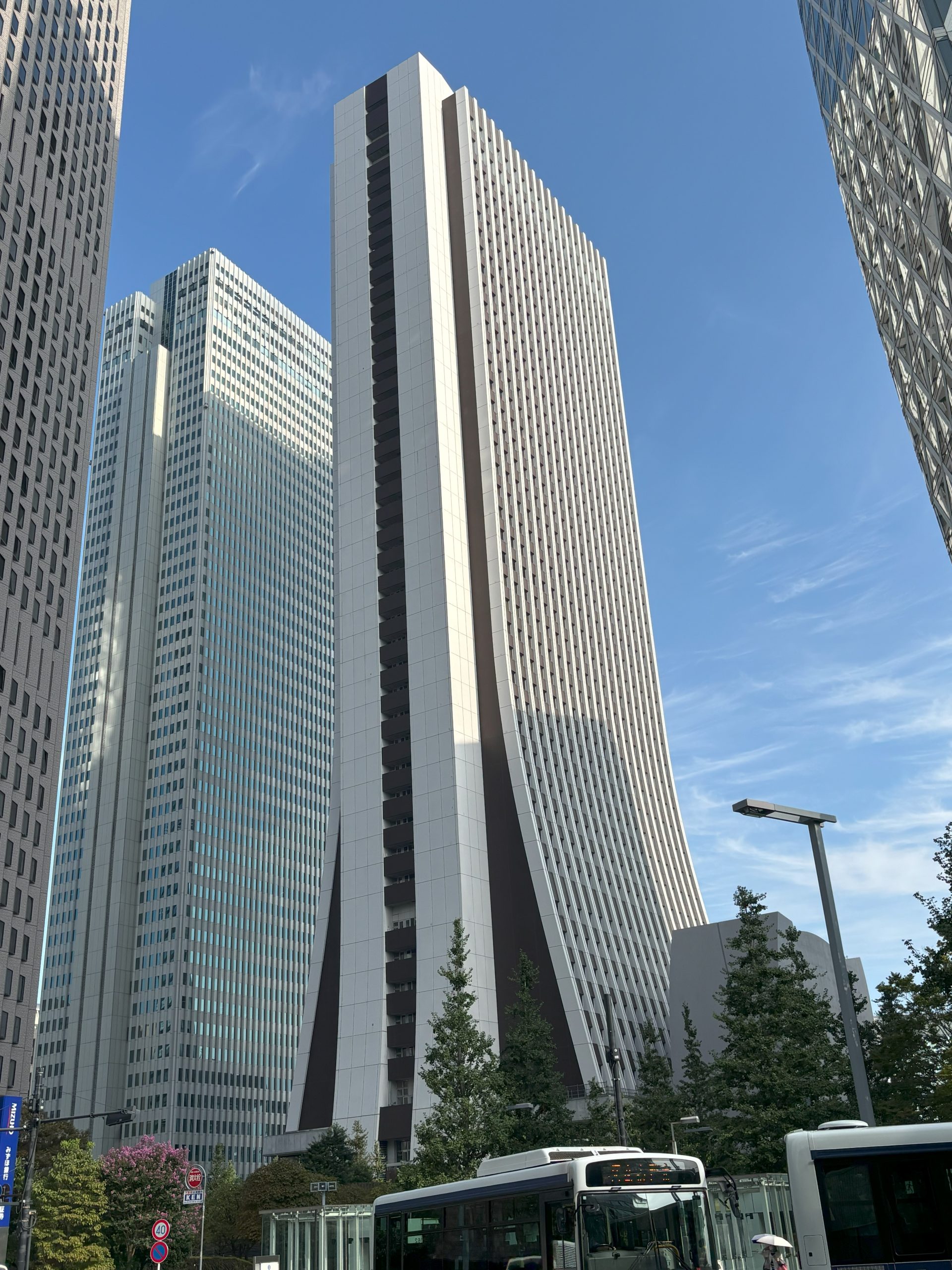 損保ジャパン本社のファサード