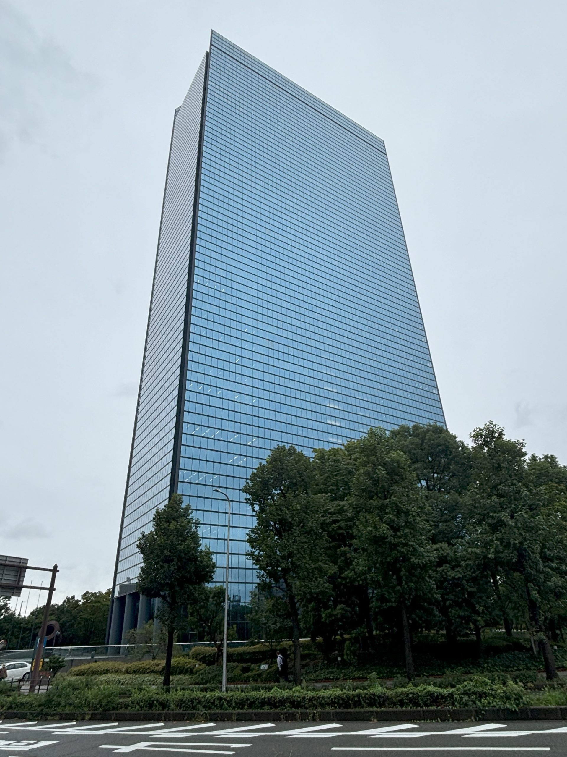 クリスタルタワーのファサード