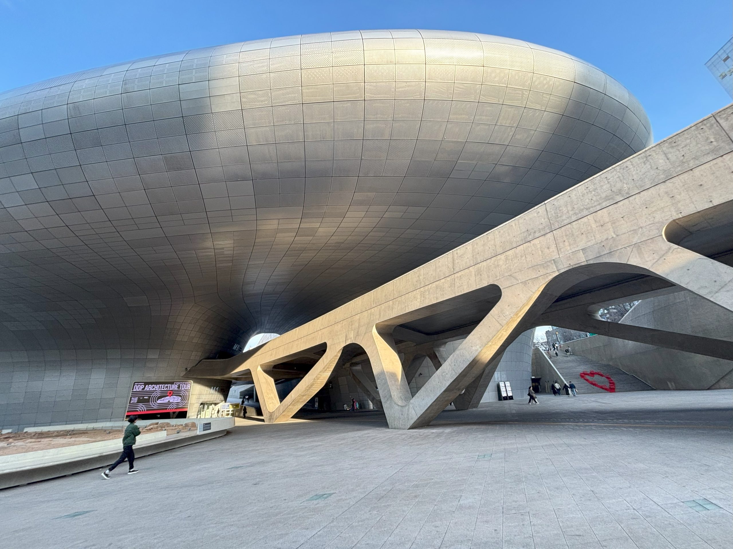 DDPのファサード